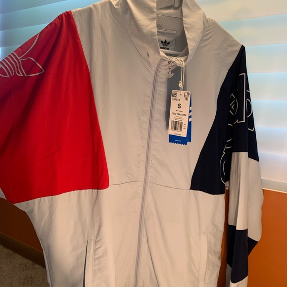 Brand New Adidas FSTV Tracktop - Picture 4 of 4